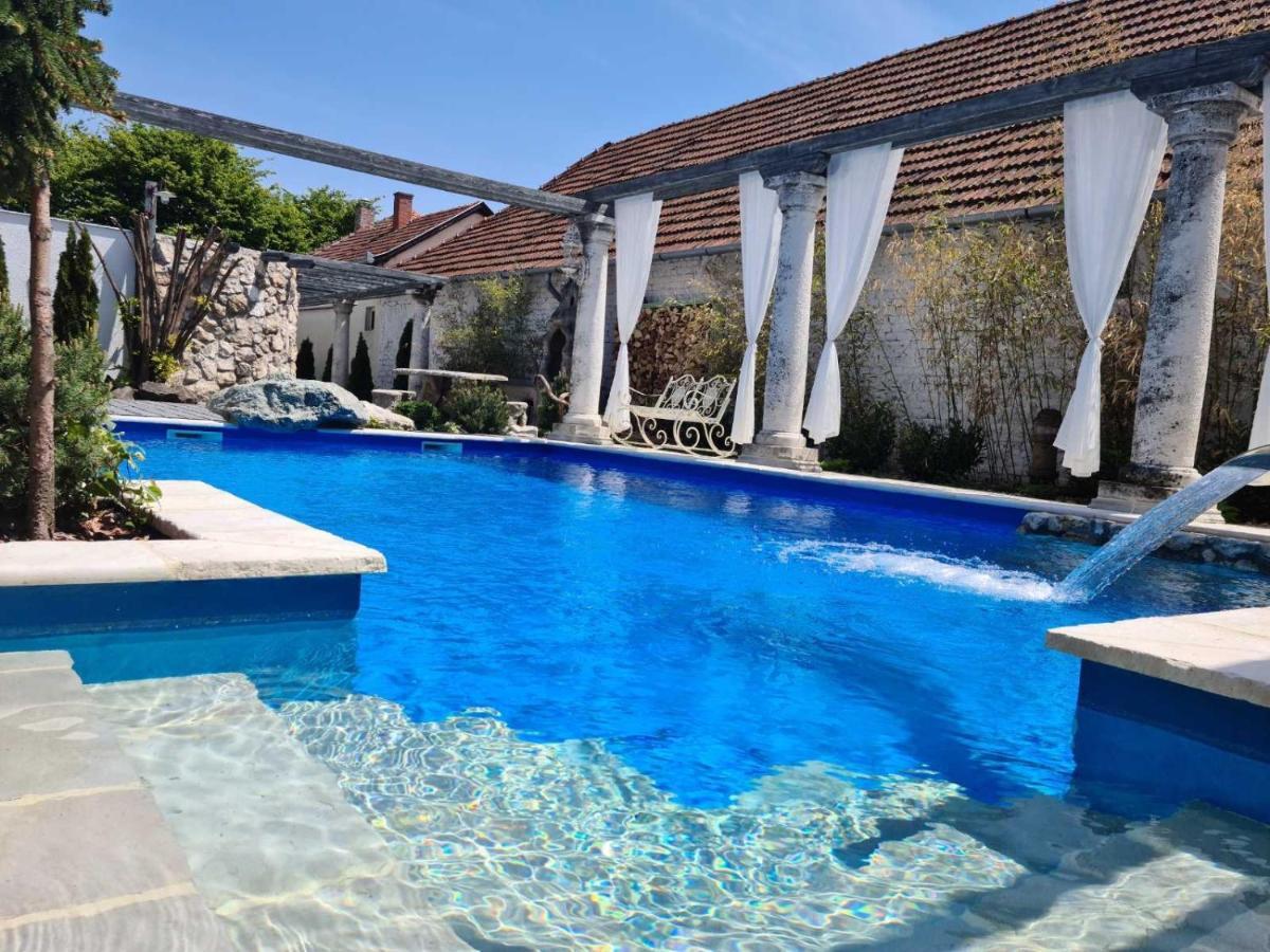 Resident Wellness Vendeghaz Bekescsaba Apartment Bagian luar foto