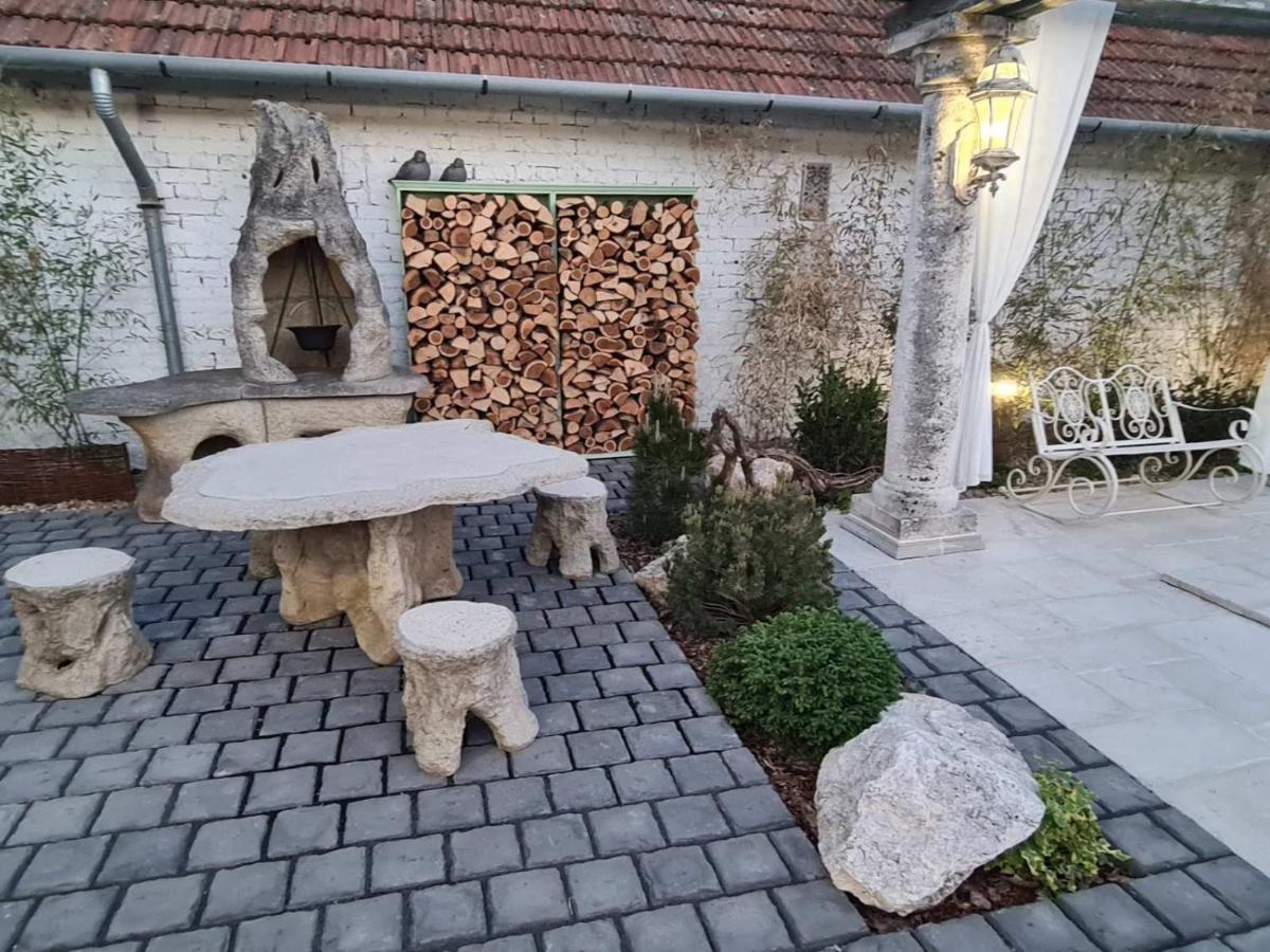 Resident Wellness Vendeghaz Bekescsaba Apartment Bagian luar foto