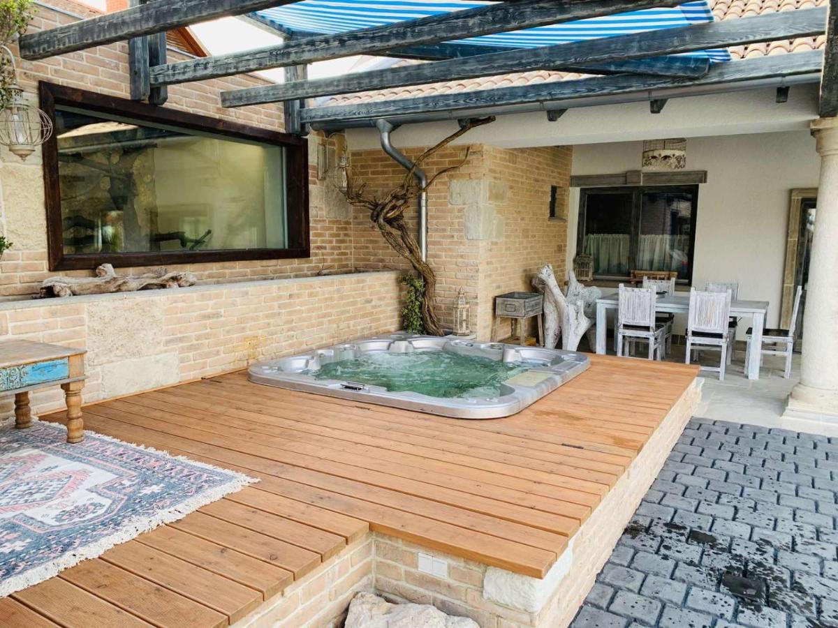 Resident Wellness Vendeghaz Bekescsaba Apartment Bagian luar foto